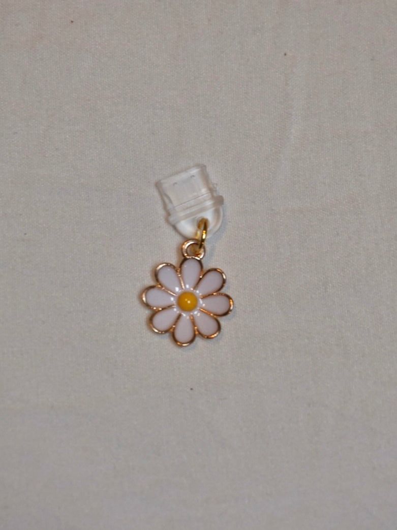 White Daisy Kindle/iPad Charm Type-C