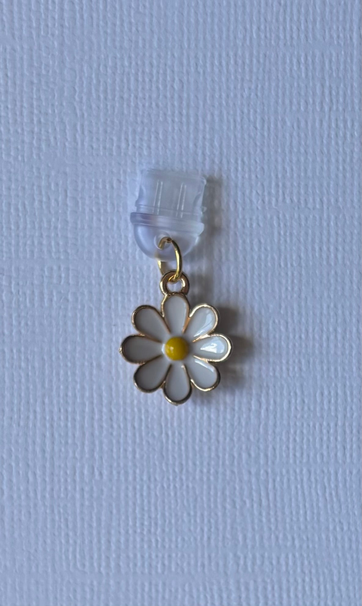 White Daisy Kindle/iPad Charm Type-C