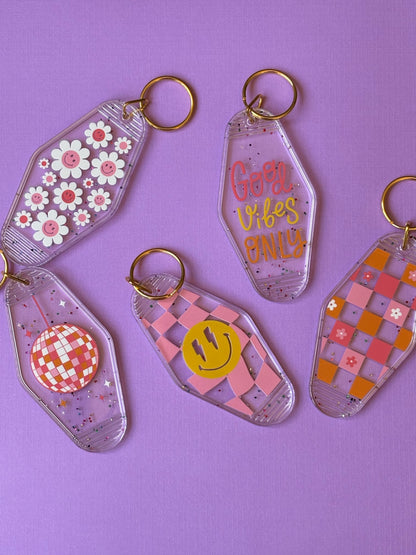 Checkered Daisies Motel Keychain